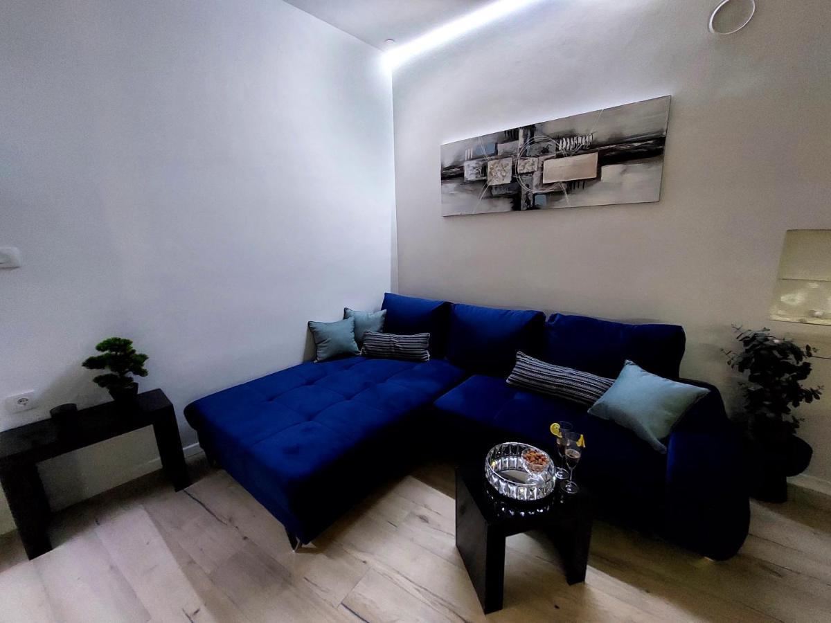 V Apartment 希贝尼克 外观 照片