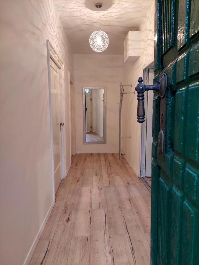 V Apartment 希贝尼克 外观 照片