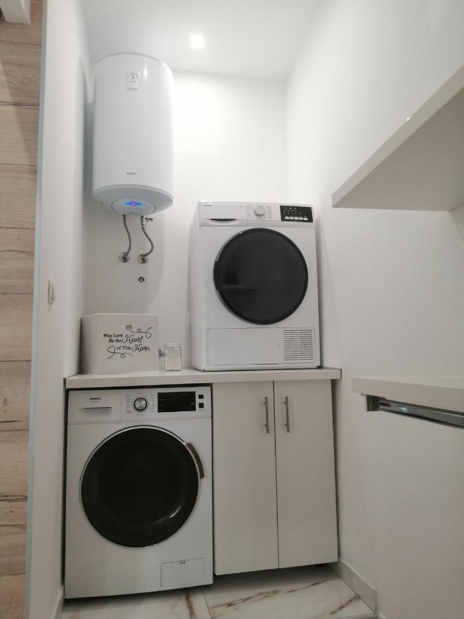 V Apartment 希贝尼克 外观 照片