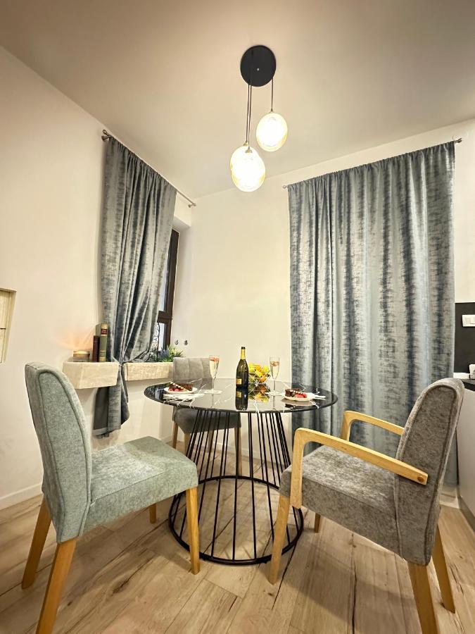 V Apartment 希贝尼克 外观 照片