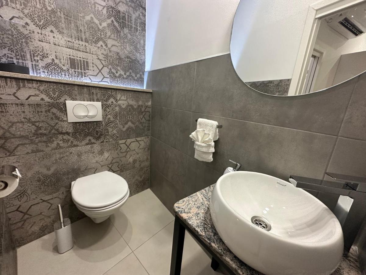 V Apartment 希贝尼克 外观 照片