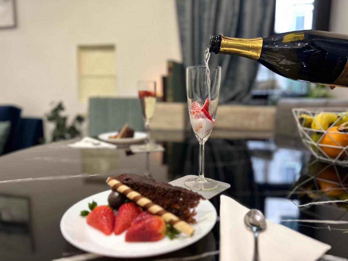 V Apartment 希贝尼克 外观 照片