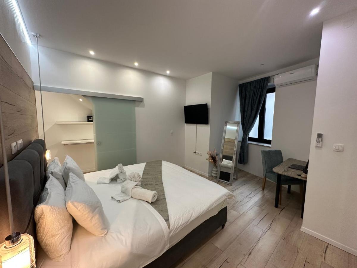 V Apartment 希贝尼克 外观 照片