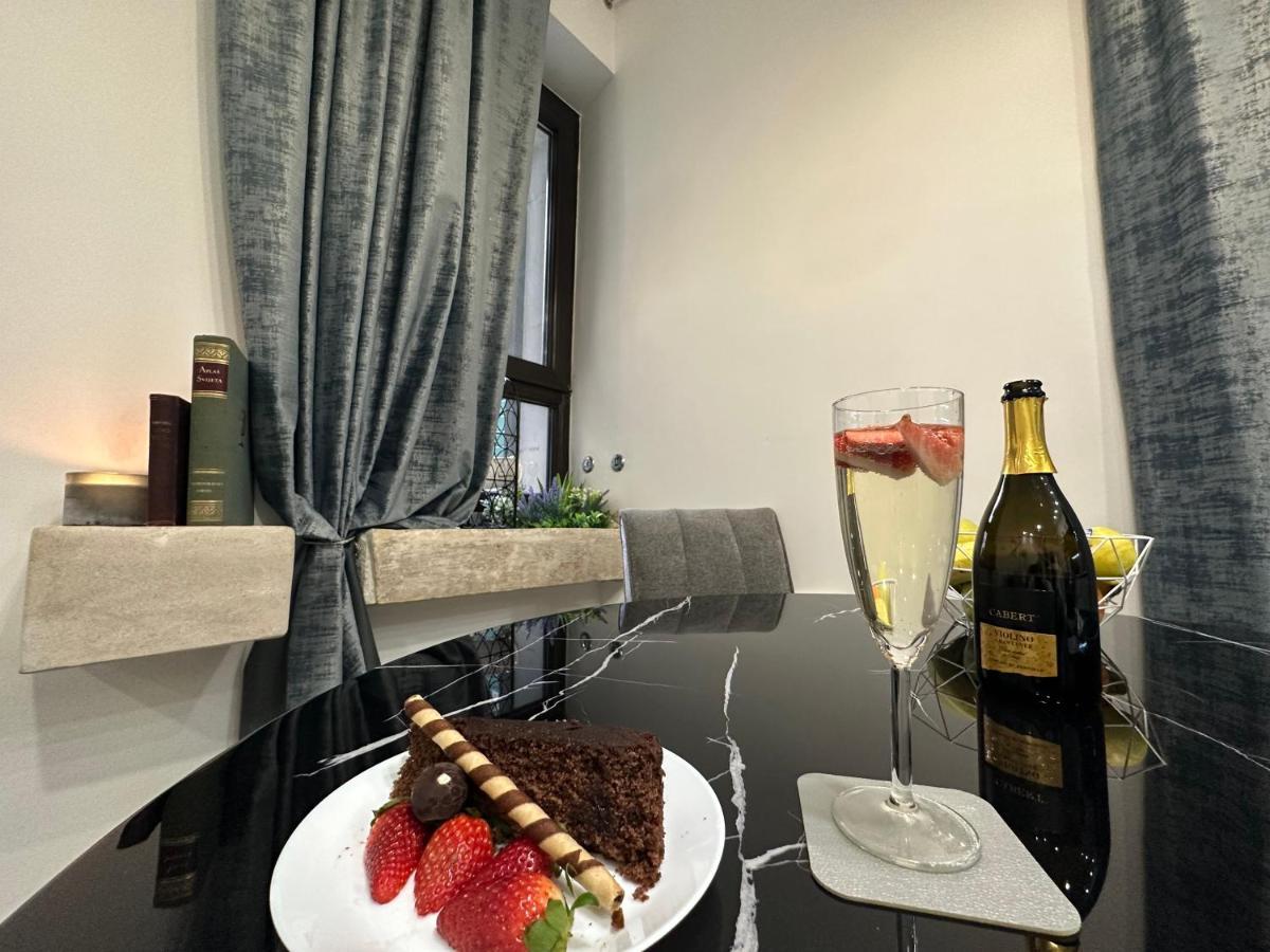 V Apartment 希贝尼克 外观 照片