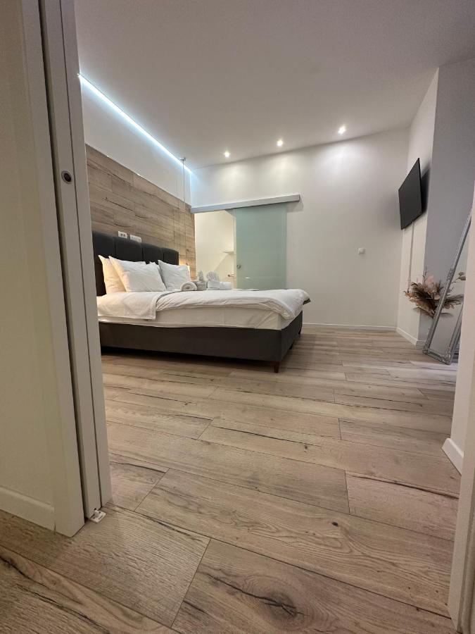 V Apartment 希贝尼克 外观 照片